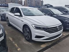 Volkswagen Sagitar 200TSI DSG Flying Edition - ფოტო 3