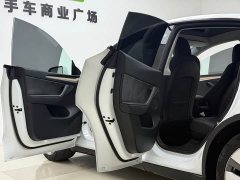 Tesla Model Y Rear-Wheel Drive - ფოტო 3