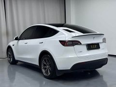 Tesla Model Y Standard Range RWD - ფოტო 9