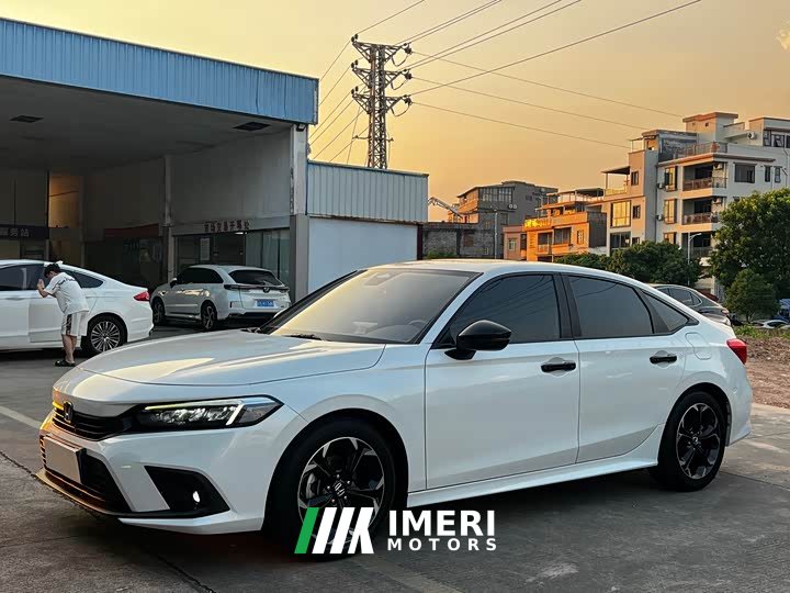 Honda Civic 240TURBO CVT Fuel Dynamic Edition