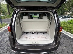 Buick GL8 Land Business Class Comfort Edition - ფოტო 12
