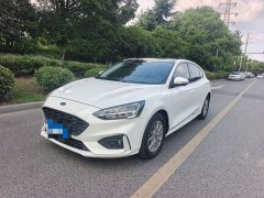 Ford Focus 2021 Hatchback EcoBoost 180 Automatic Trend - ფოტო 1