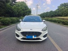 Ford Focus 2021 Hatchback EcoBoost 180 Automatic Trend - ფოტო 2