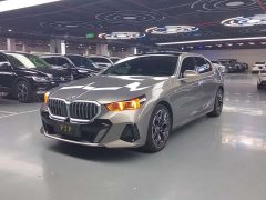 BMW 5 Series 530Li Luxury M Sport Package - ფოტო 1