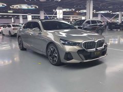 BMW 5 Series 530Li Luxury M Sport Package - ფოტო 3