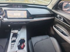 Changan Oushang Z6 Blue Whale 1.5T DCT Smart Comfort Edition - ფოტო 9