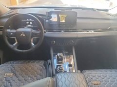 Mitsubishi Outlander 1.5T CVT AWD Premium 7-Seater - ფოტო 12