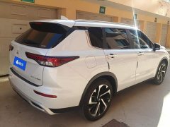 Mitsubishi Outlander 1.5T CVT AWD Premium 7-Seater - ფოტო 3
