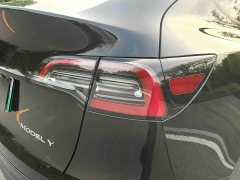 Tesla Model Y Rear-Wheel Drive - ფოტო 16