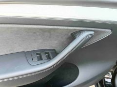 Tesla Model Y Rear-Wheel Drive - ფოტო 8