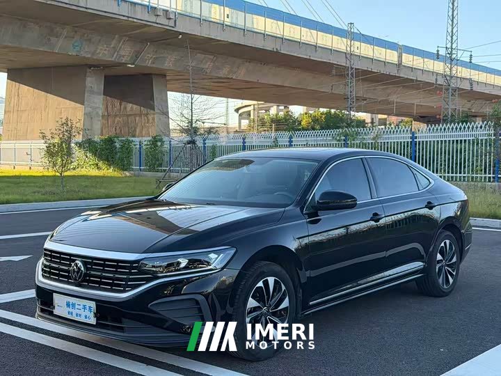 Volkswagen Passat Outstanding Edition 280TSI Business Version