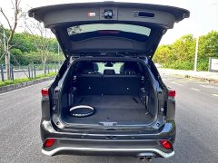 Toyota Crown Venza 2022 2.5L HEV AWD Premium - ფოტო 14