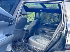 Toyota Crown Venza 2022 2.5L HEV AWD Premium - ფოტო 8