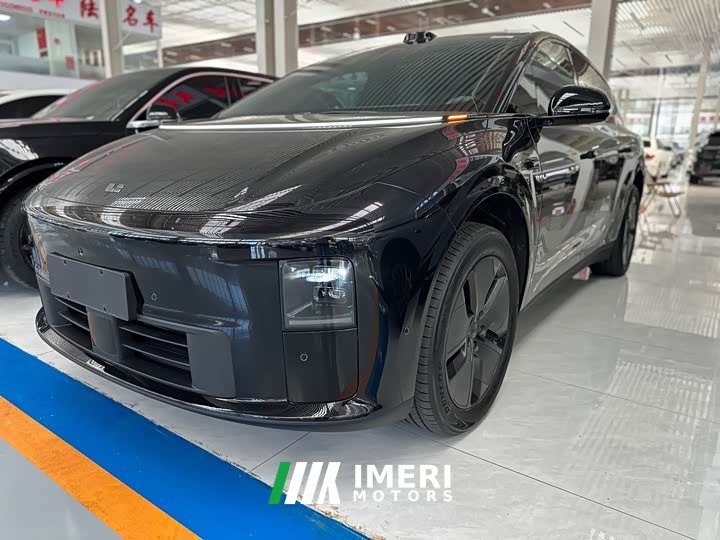 Li Auto i6 2025 Two-Wheel Drive Standard - ავტომობილი ჩინეთიდან