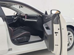 Volkswagen Lingdu L 280TSI DSG Dazzling Red Edition - ფოტო 13