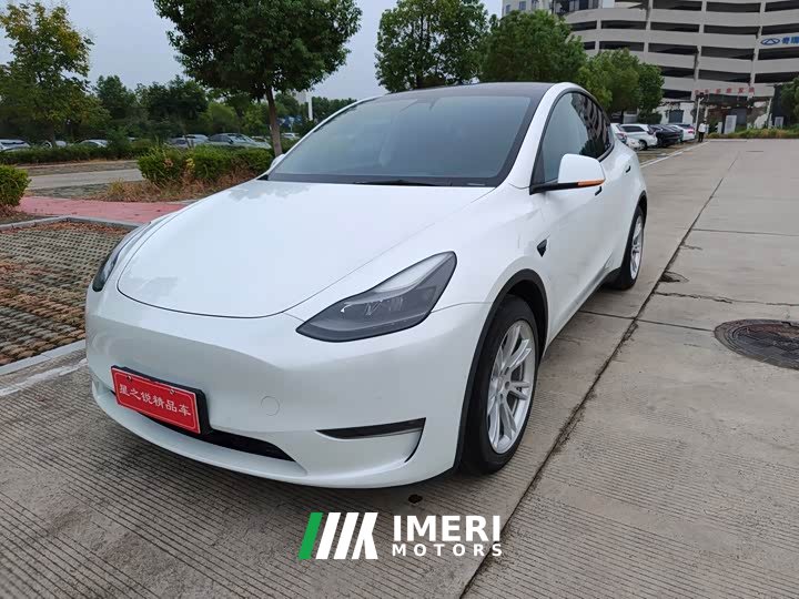 Tesla Model Y Standard Range RWD