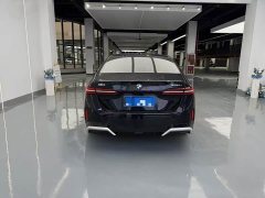 BMW 5 Series 525Li M Sport Package - ფოტო 14