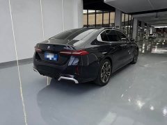BMW 5 Series 525Li M Sport Package - ფოტო 15