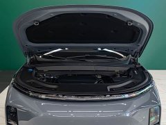 Li Auto L8 Ultra Smart Refresh Edition - ფოტო 5