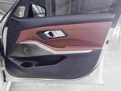 BMW 3 Series 320Li M Sport Package - ფოტო 18