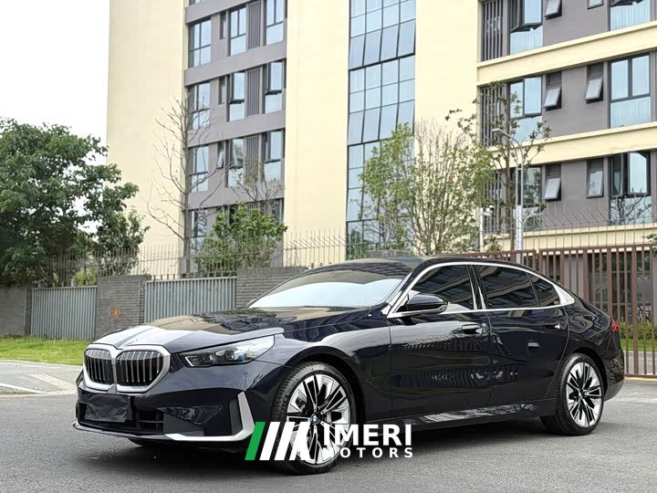 BMW 5 Series 530Li Luxury M Sport Package - ავტომობილი ჩინეთიდან
