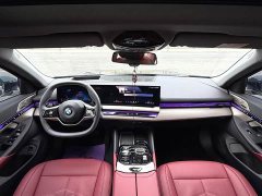 BMW 5 Series 530Li Luxury M Sport Package - ფოტო 7
