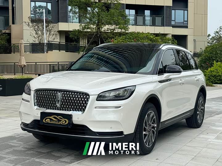 Lincoln Explorer 2.0T Two-Wheel Drive Premium