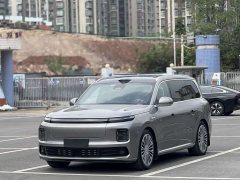 Leapmotor D19 Pure Electric 720 Smart Luxury Edition Six-Seater - ფოტო 1