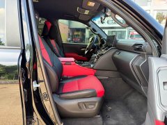 Toyota Land Cruiser (Imported) LC300 2022 3.5T Middle East Edition - ფოტო 13