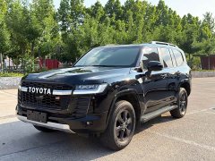 Toyota Land Cruiser (Imported) LC300 2022 3.5T Middle East Edition - ფოტო 2