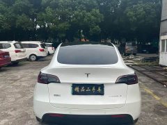 Tesla Model Y Standard Range RWD - photo 8