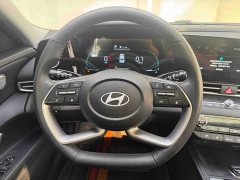 Hyundai Elantra 1.5L CVT Luxury - ფოტო 11