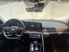 Hyundai Elantra 1.5L CVT Luxury - ფოტო 12