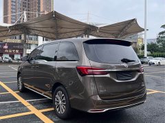 Buick GL8 Land Business Class Comfort Edition - ფოტო 4