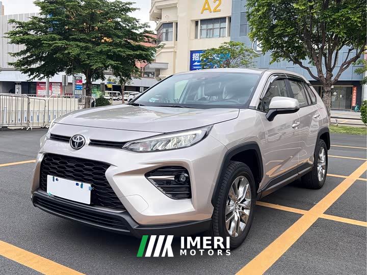 Toyota Wildland 2.0L CVT FWD Leading Edition