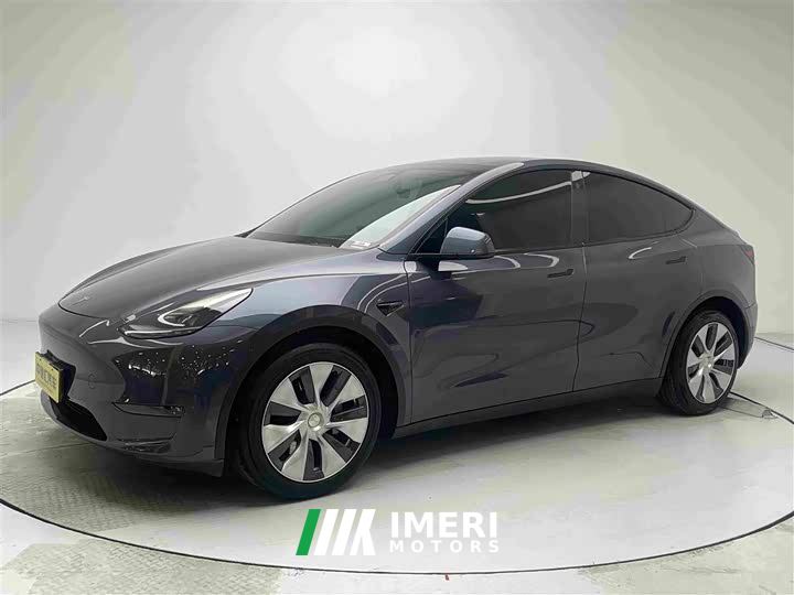 Tesla Model Y Long Range All-Wheel Drive