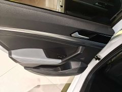 Volkswagen Lavida Facelift 1.5L Automatic Five Million Edition - ფოტო 8