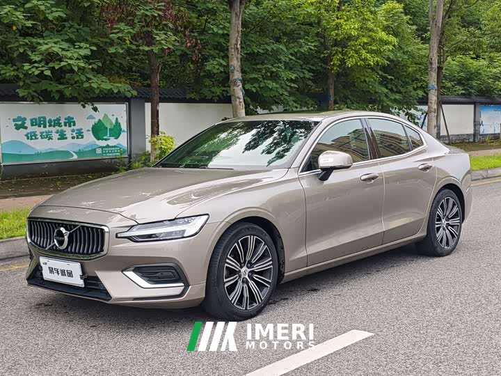 Volvo S60 T4 Smart Luxury Edition - ავტომობილი ჩინეთიდან