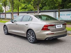 Volvo S60 T4 Smart Luxury Edition - ფოტო 4