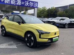Volvo EX30 2025 Rear-Wheel Drive Extended Range Ultra - ფოტო 3
