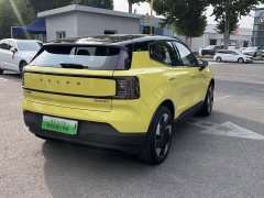 Volvo EX30 2025 Rear-Wheel Drive Extended Range Ultra - ფოტო 4