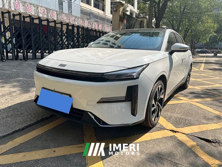 Geely Galaxy L6 125km PLUS Longteng Edition