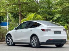 Tesla Model Y Standard Range RWD - ფოტო 3