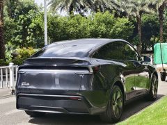 Tesla Model Y Rear-Wheel Drive - ფოტო 7