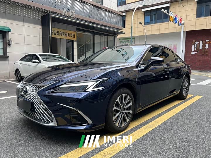 Lexus ES 200 Premium Edition