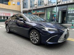 Lexus ES 200 Premium Edition - ფოტო 3