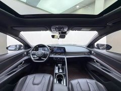 Hyundai Elantra 1.5L CVT 20th Anniversary Edition - ფოტო 18