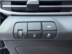 Hyundai Elantra 1.5L CVT 20th Anniversary Edition - ფოტო 9