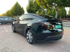 Tesla Model Y Standard Range RWD - ფოტო 6