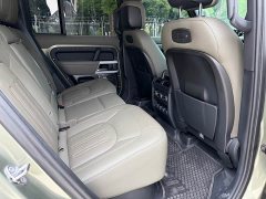 Land Rover Defender 110 P400 Dark Edition - ფოტო 12